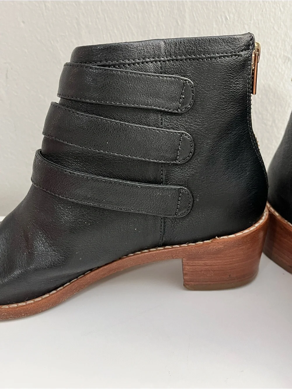 Loeffler Randall stunning rare
